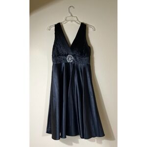 Black Satin Cocktail Dress Pleated V Neck Beaded Brooch Fit Flare Dance Costume